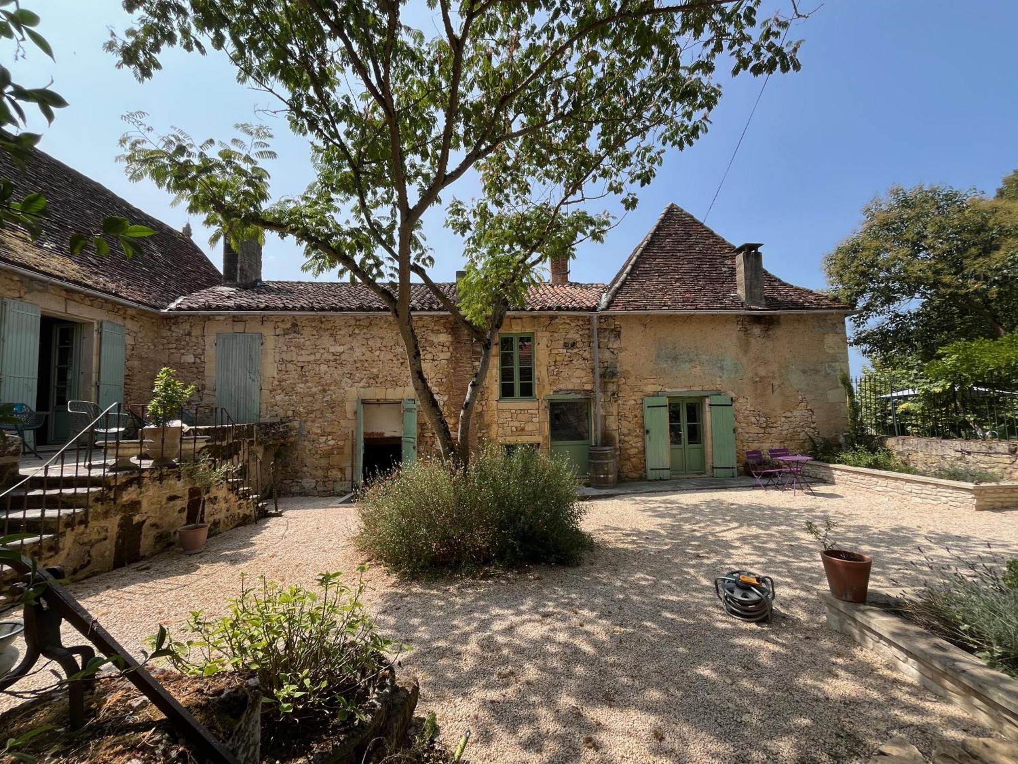 1 Rue Pasquet - 2 Double Rooms In The Main House Beaumont-en-Perigord Exterior photo