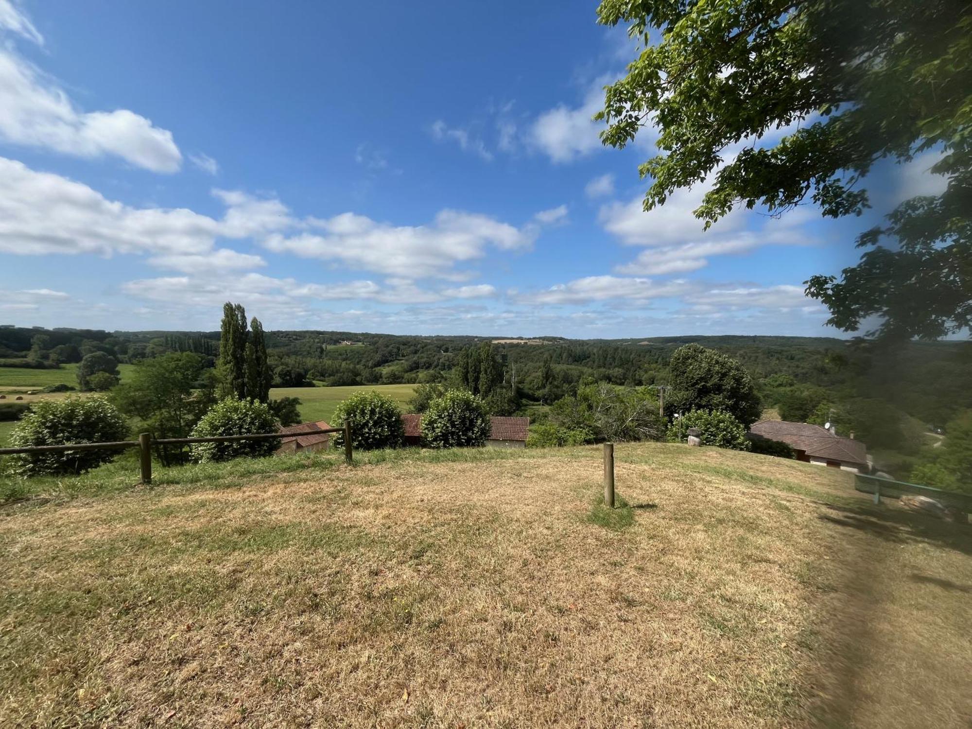 1 Rue Pasquet - 2 Double Rooms In The Main House Beaumont-en-Perigord Exterior photo